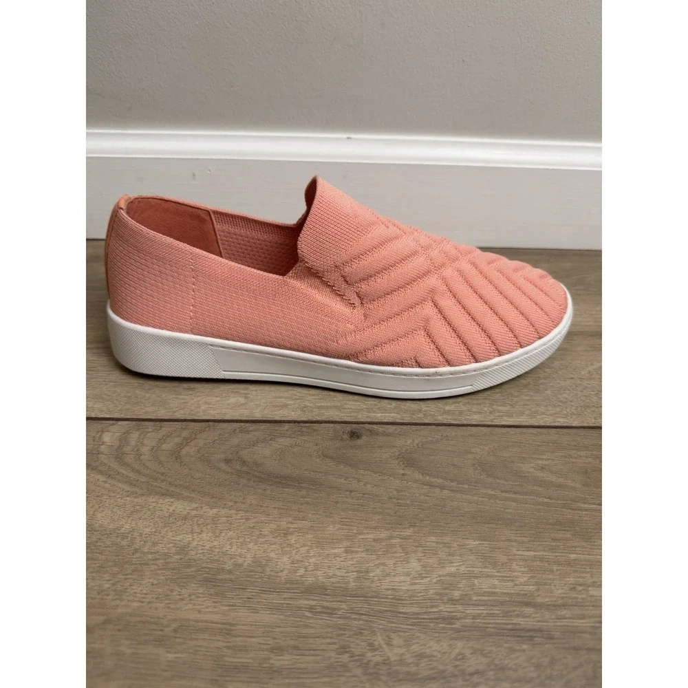 Vintage 7 Eight these women